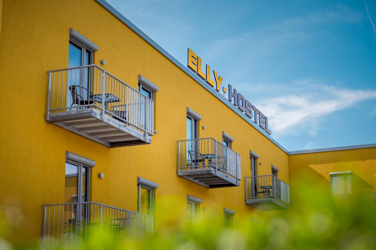 Elly Hostel Freiberg Exteriör bild